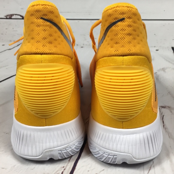 Nike hyperrev sneaker basketball shoe - Picture 7 of 8